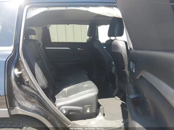 5TDJZRFH5HS397807 2017 TOYOTA HIGHLANDER - Image 8