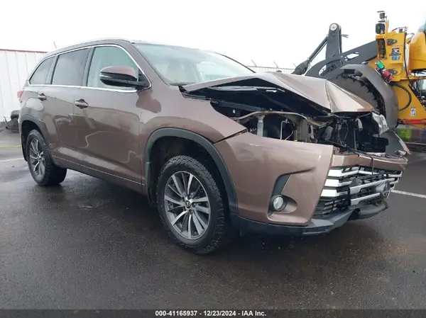5TDJZRFH5HS404903 2017 TOYOTA HIGHLANDER - Image 1