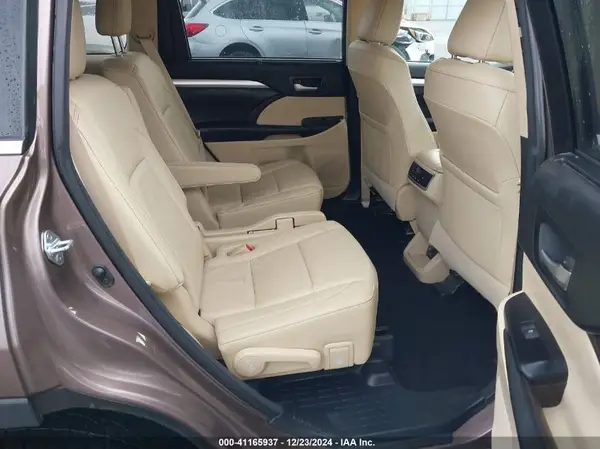 5TDJZRFH5HS404903 2017 TOYOTA HIGHLANDER - Image 8