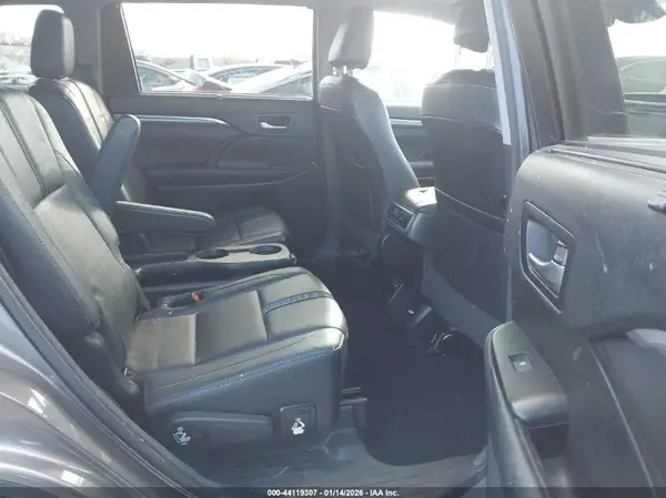 5TDJZRFH5HS409115 2017 TOYOTA HIGHLANDER - Image 8