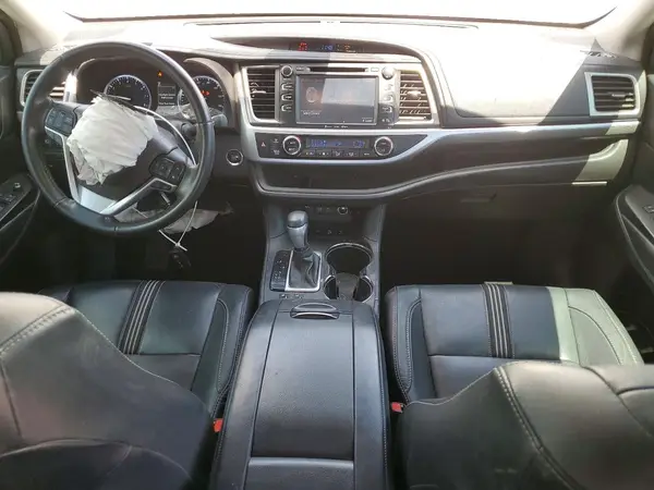 5TDJZRFH5HS413990 2017 TOYOTA HIGHLANDER - Image 8