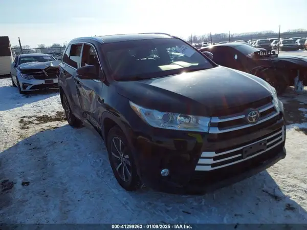 5TDJZRFH5HS414203 2017 TOYOTA HIGHLANDER - Image 1