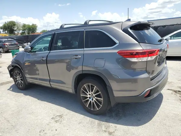 5TDJZRFH5HS416159 2017 TOYOTA HIGHLANDER - Image 2