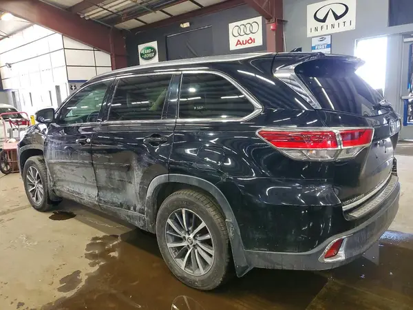 5TDJZRFH5HS425055 2017 TOYOTA HIGHLANDER - Image 2
