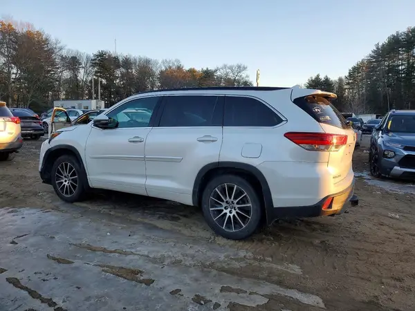 5TDJZRFH5HS433480 2017 TOYOTA HIGHLANDER - Image 2