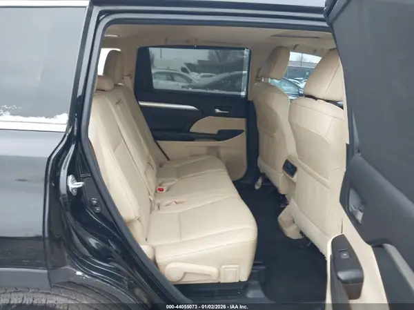 5TDJZRFH5HS440896 2017 TOYOTA HIGHLANDER - Image 8