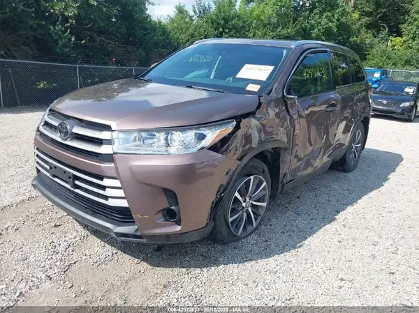 5TDJZRFH5HS443376 2017 TOYOTA HIGHLANDER - Image 2