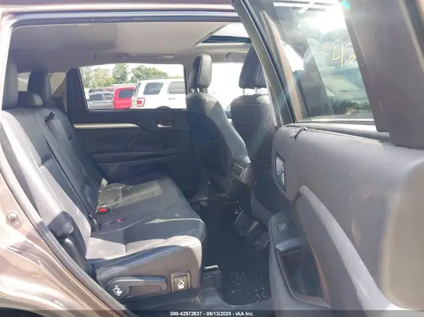 5TDJZRFH5HS443376 2017 TOYOTA HIGHLANDER - Image 8