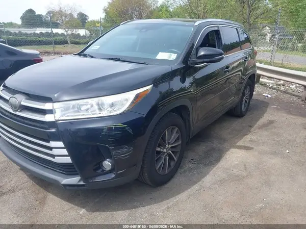 5TDJZRFH5HS444298 2017 TOYOTA HIGHLANDER - Image 2