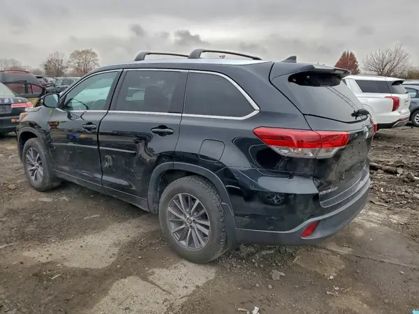 5TDJZRFH5HS446522 2017 TOYOTA HIGHLANDER - Image 2