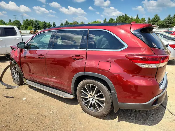5TDJZRFH5HS448688 2017 TOYOTA HIGHLANDER - Image 2