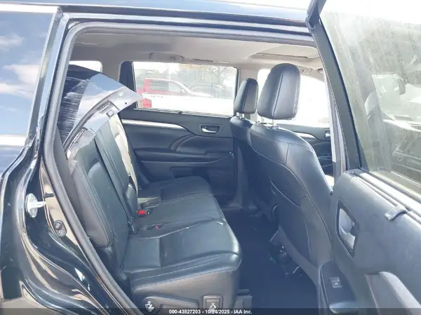 5TDJZRFH5HS452286 2017 TOYOTA HIGHLANDER - Image 8