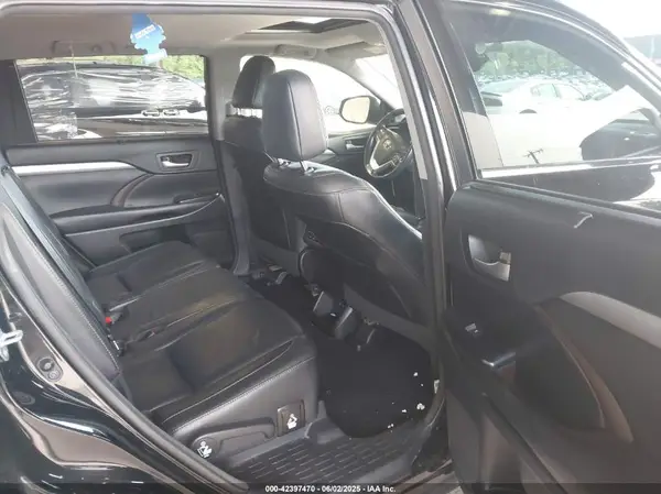 5TDJZRFH5HS452692 2017 TOYOTA HIGHLANDER - Image 8
