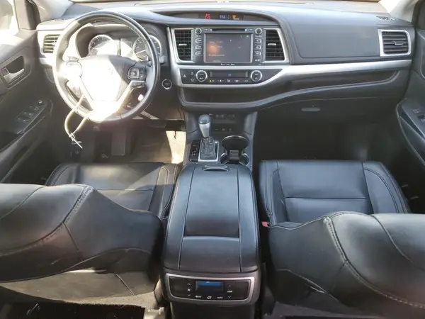 5TDJZRFH5HS456984 2017 TOYOTA HIGHLANDER - Image 8