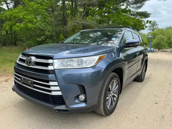 5TDJZRFH5HS460260 2017 TOYOTA HIGHLANDER - Image 2