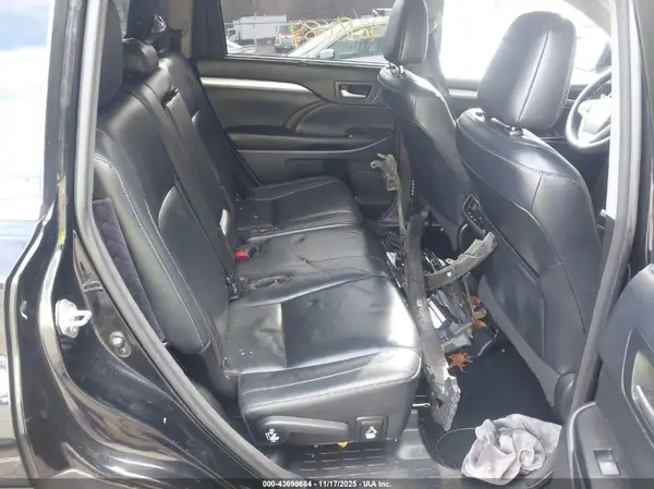 5TDJZRFH5HS461456 2017 TOYOTA HIGHLANDER - Image 8