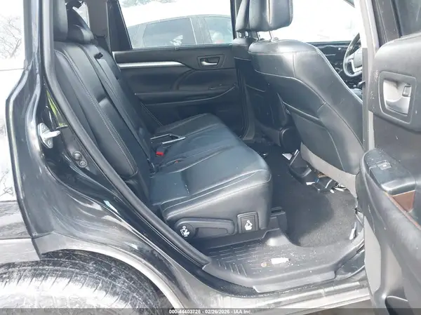 5TDJZRFH5HS464373 2017 TOYOTA HIGHLANDER - Image 8
