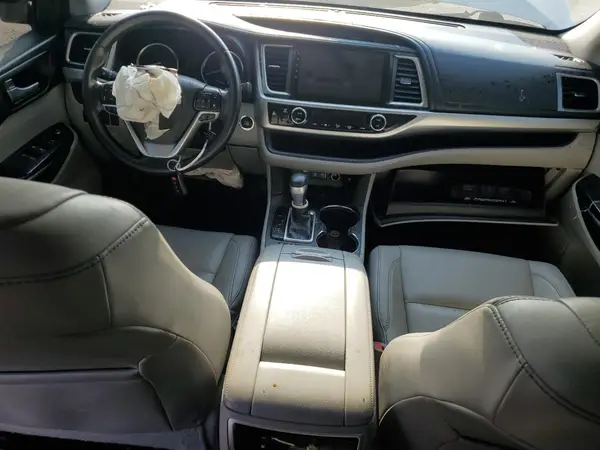5TDJZRFH5HS464907 2017 TOYOTA HIGHLANDER - Image 8