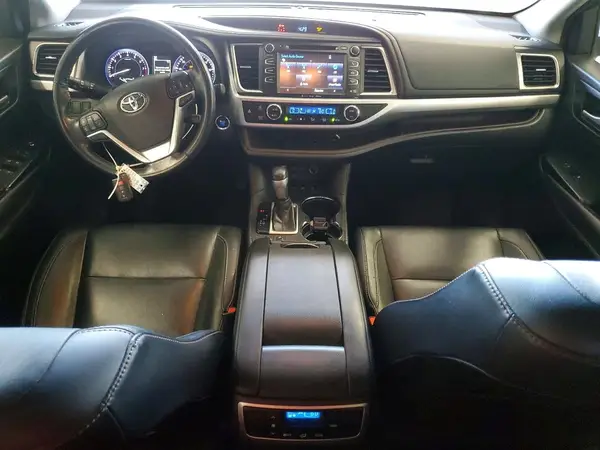 5TDJZRFH5HS470111 2017 TOYOTA HIGHLANDER - Image 8