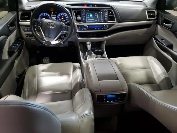 5TDJZRFH5HS471257 2017 TOYOTA HIGHLANDER - Image 8
