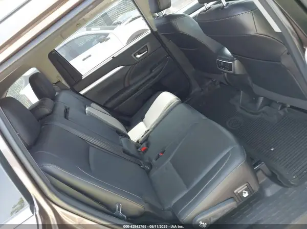 5TDJZRFH5HS475681 2017 TOYOTA HIGHLANDER - Image 8