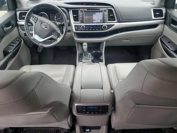 5TDJZRFH5HS477446 2017 TOYOTA HIGHLANDER - Image 8