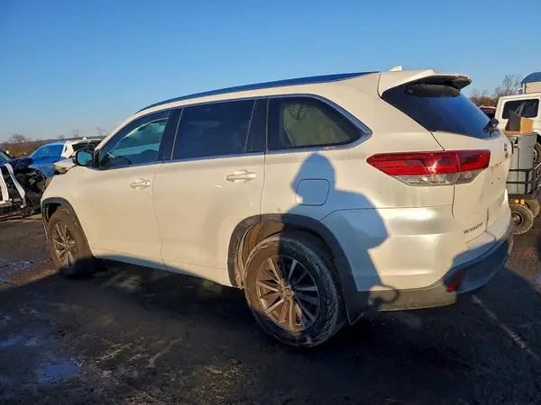 5TDJZRFH5HS508999 2017 TOYOTA HIGHLANDER - Image 2