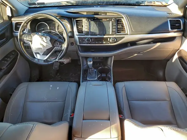 5TDJZRFH5HS508999 2017 TOYOTA HIGHLANDER - Image 8