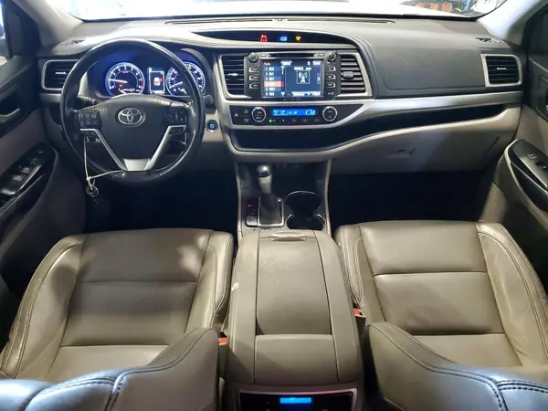 5TDJZRFH5HS509084 2017 TOYOTA HIGHLANDER - Image 8