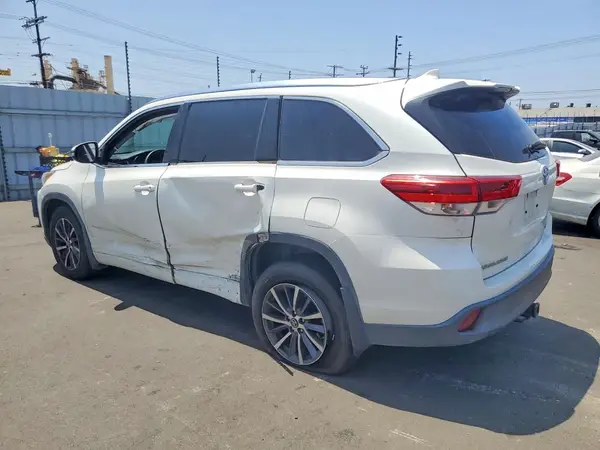 5TDJZRFH5HS514222 2017 TOYOTA HIGHLANDER - Image 2