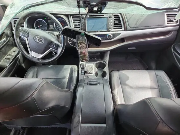 5TDJZRFH5HS520098 2017 TOYOTA HIGHLANDER - Image 8