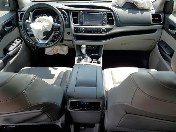 5TDJZRFH5HS521333 2017 TOYOTA HIGHLANDER - Image 8