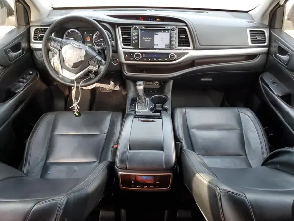 5TDJZRFH5HS521557 2017 TOYOTA HIGHLANDER - Image 8