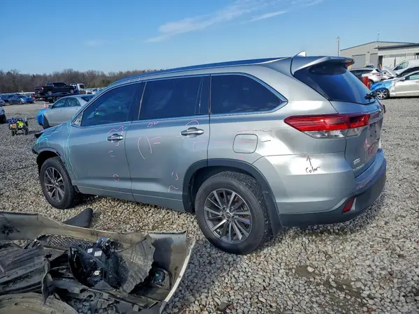 5TDJZRFH5JS496617 2018 TOYOTA HIGHLANDER - Image 2