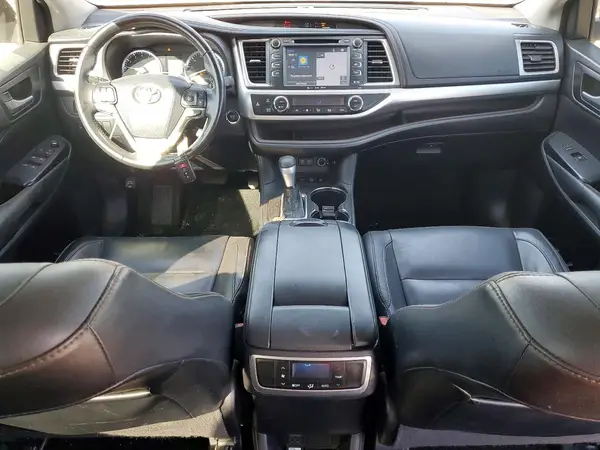 5TDJZRFH5JS497928 2018 TOYOTA HIGHLANDER - Image 8