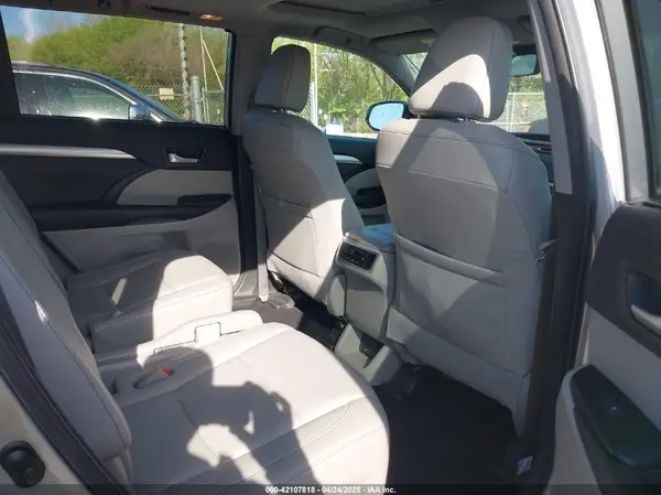 5TDJZRFH5JS527249 2018 TOYOTA HIGHLANDER - Image 8