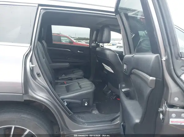 5TDJZRFH5JS533570 2018 TOYOTA HIGHLANDER - Image 8