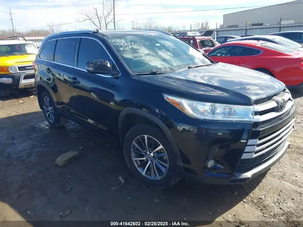 5TDJZRFH5JS533777 2018 TOYOTA HIGHLANDER - Image 1