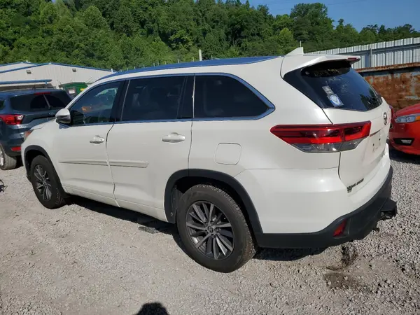 5TDJZRFH5JS536369 2018 TOYOTA HIGHLANDER - Image 2