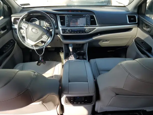 5TDJZRFH5JS536369 2018 TOYOTA HIGHLANDER - Image 8