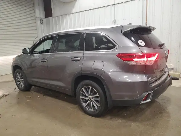 5TDJZRFH5JS536503 2018 TOYOTA HIGHLANDER - Image 2