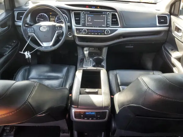 5TDJZRFH5JS540017 2018 TOYOTA HIGHLANDER - Image 8