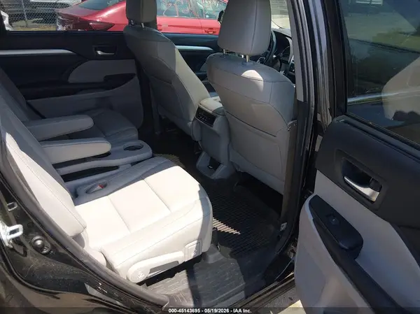5TDJZRFH5JS546609 2018 TOYOTA HIGHLANDER - Image 8