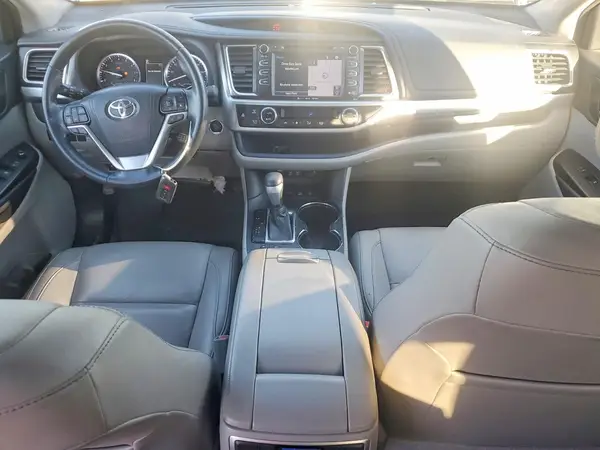 5TDJZRFH5JS547954 2018 TOYOTA HIGHLANDER - Image 8