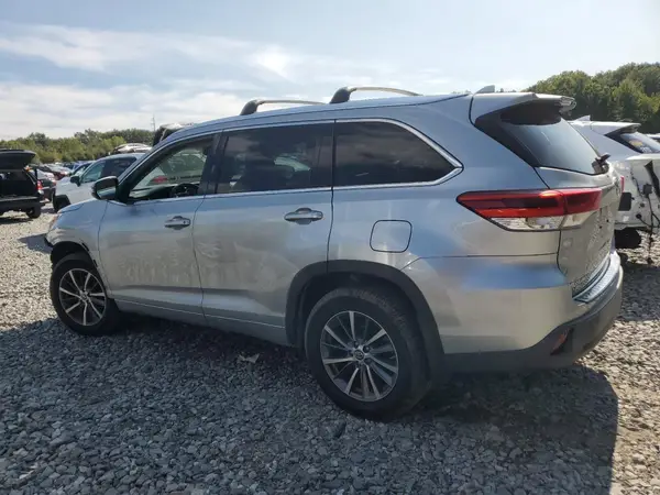 5TDJZRFH5JS548201 2018 TOYOTA HIGHLANDER - Image 2