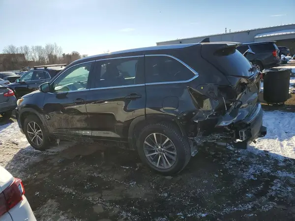 5TDJZRFH5JS550904 2018 TOYOTA HIGHLANDER - Image 2