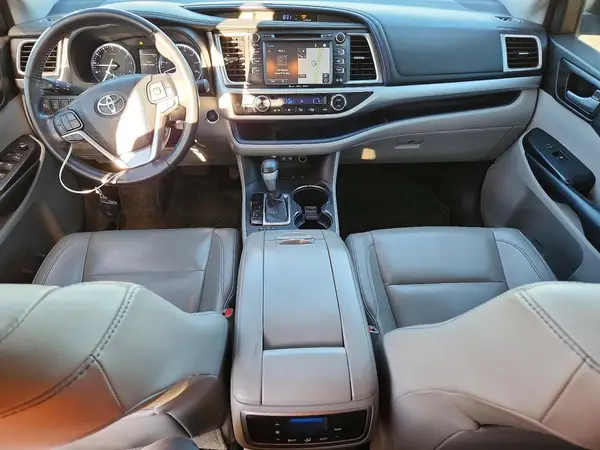 5TDJZRFH5JS555715 2018 TOYOTA HIGHLANDER - Image 8