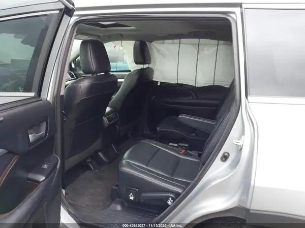 5TDJZRFH5JS559571 2018 TOYOTA HIGHLANDER - Image 8