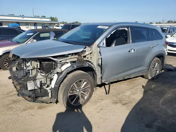 5TDJZRFH5JS560736 2018 TOYOTA HIGHLANDER - Image 1