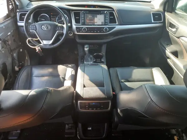 5TDJZRFH5JS560736 2018 TOYOTA HIGHLANDER - Image 8